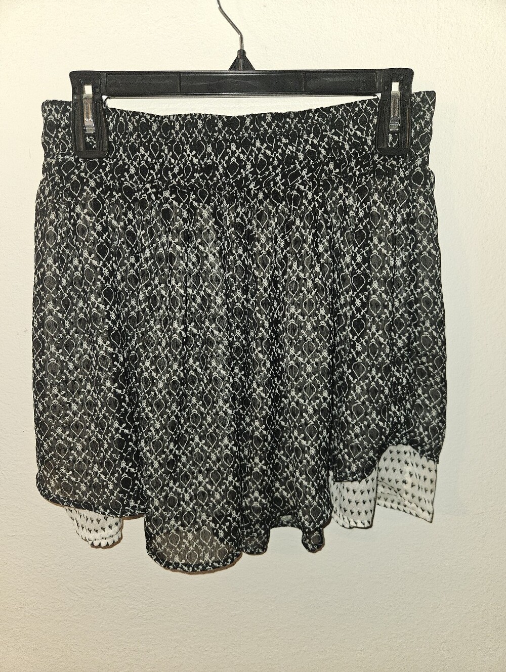 Converse One Star Womans Skirt Size 6